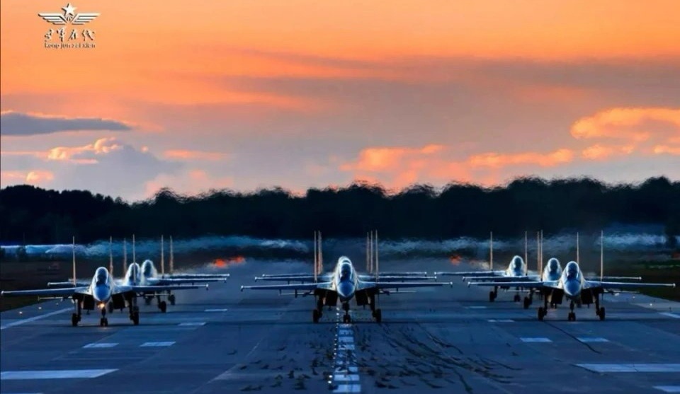 潜龙战队[拳头]中国空中力量热点观点烽火问鼎计划 ​​​