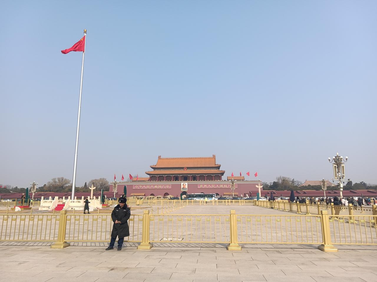 天安门，五星红旗，人民英雄纪念碑，国家博物馆，毛主席纪念堂，人民大会堂。