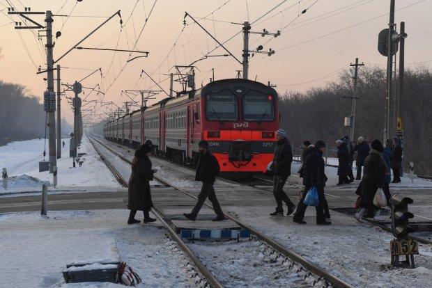3月11日，莫斯科铁路上有四名男子不幸遇难。

新闻报道称可能是这四名男子违反了