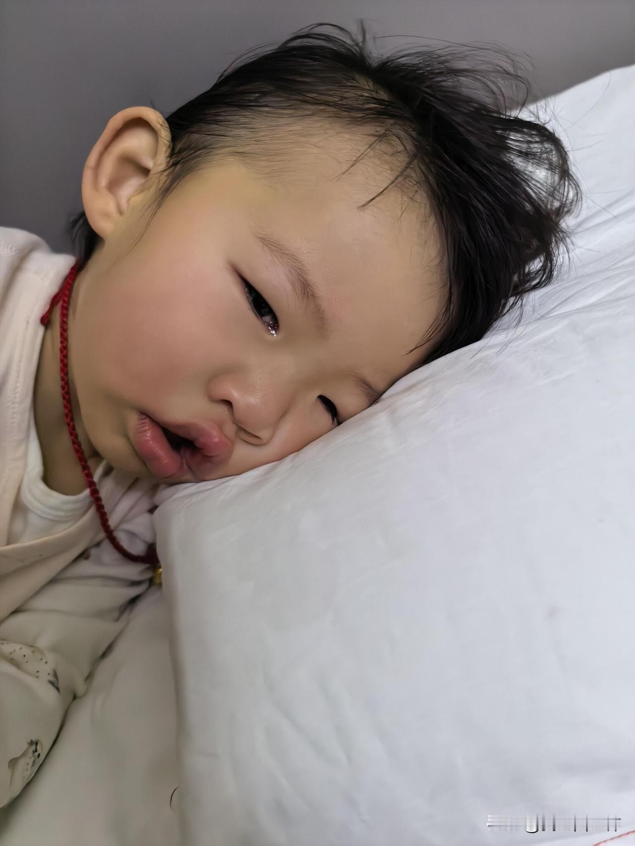 最近因为过年假期天天与我家娃相处，今天发现她慢慢长成了一个“大一点的小孩”，她小