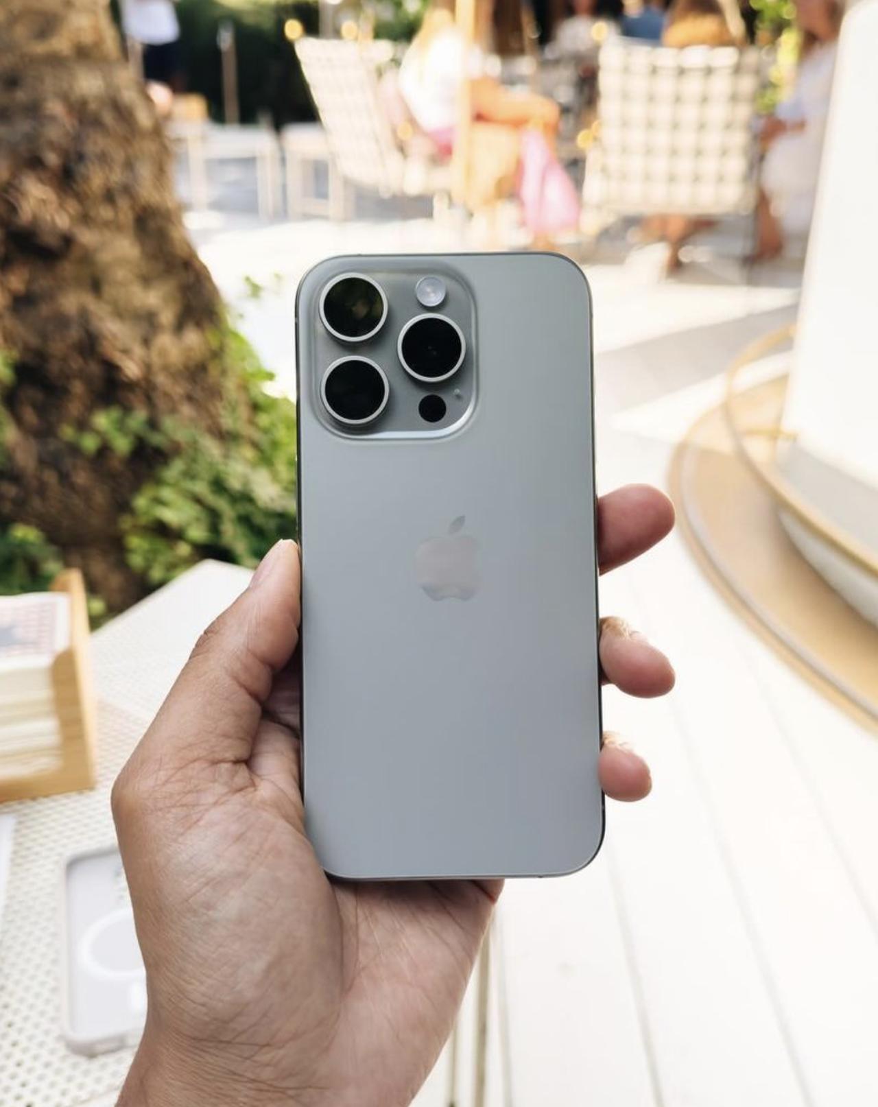 苹果终于也坐不住了？iPhone 15系列的价格最近“便宜”了很多，不仅是标准版