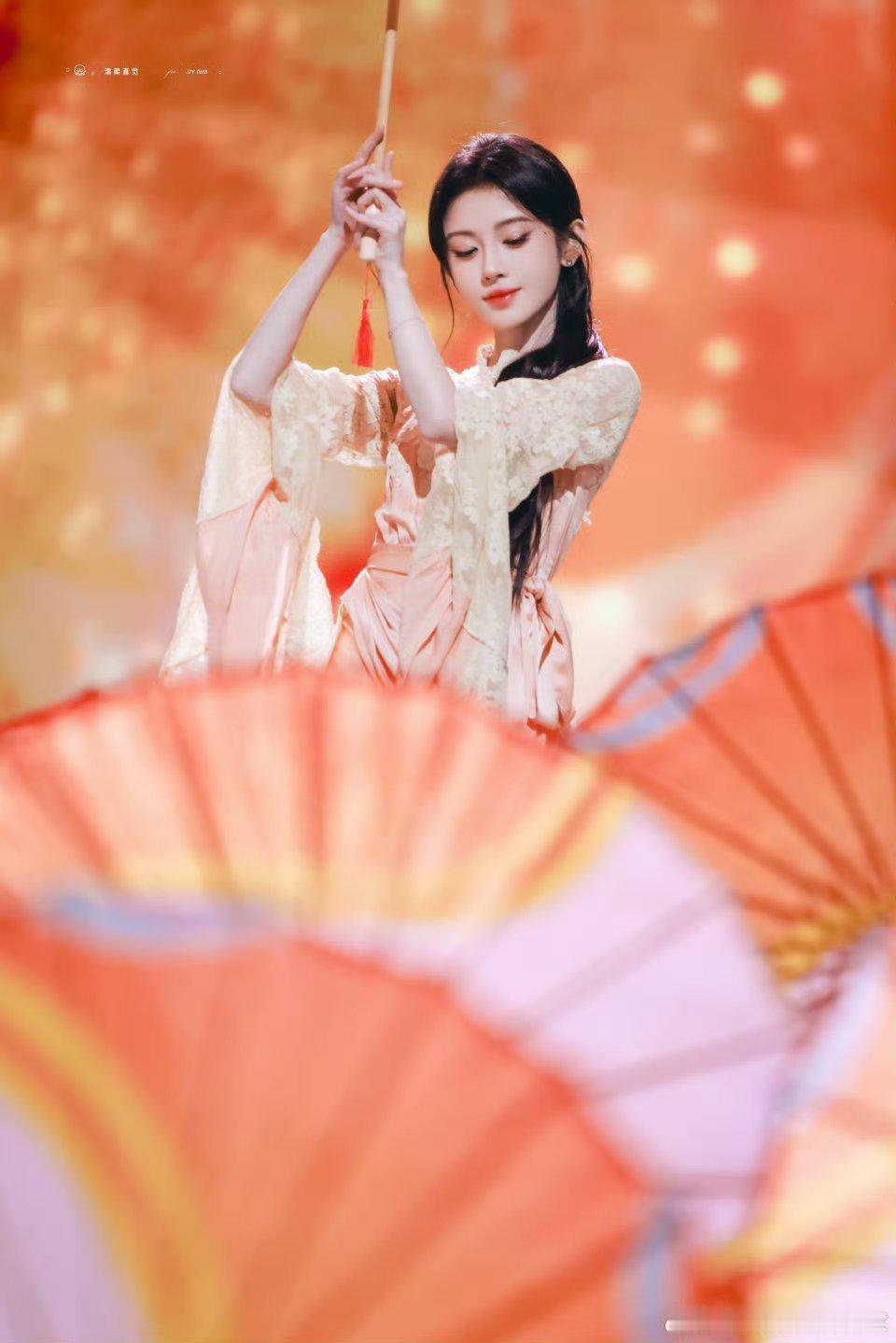 鞠婧祎有跨年舞台啦！每次的小鞠跨年舞台都超级美的有没有