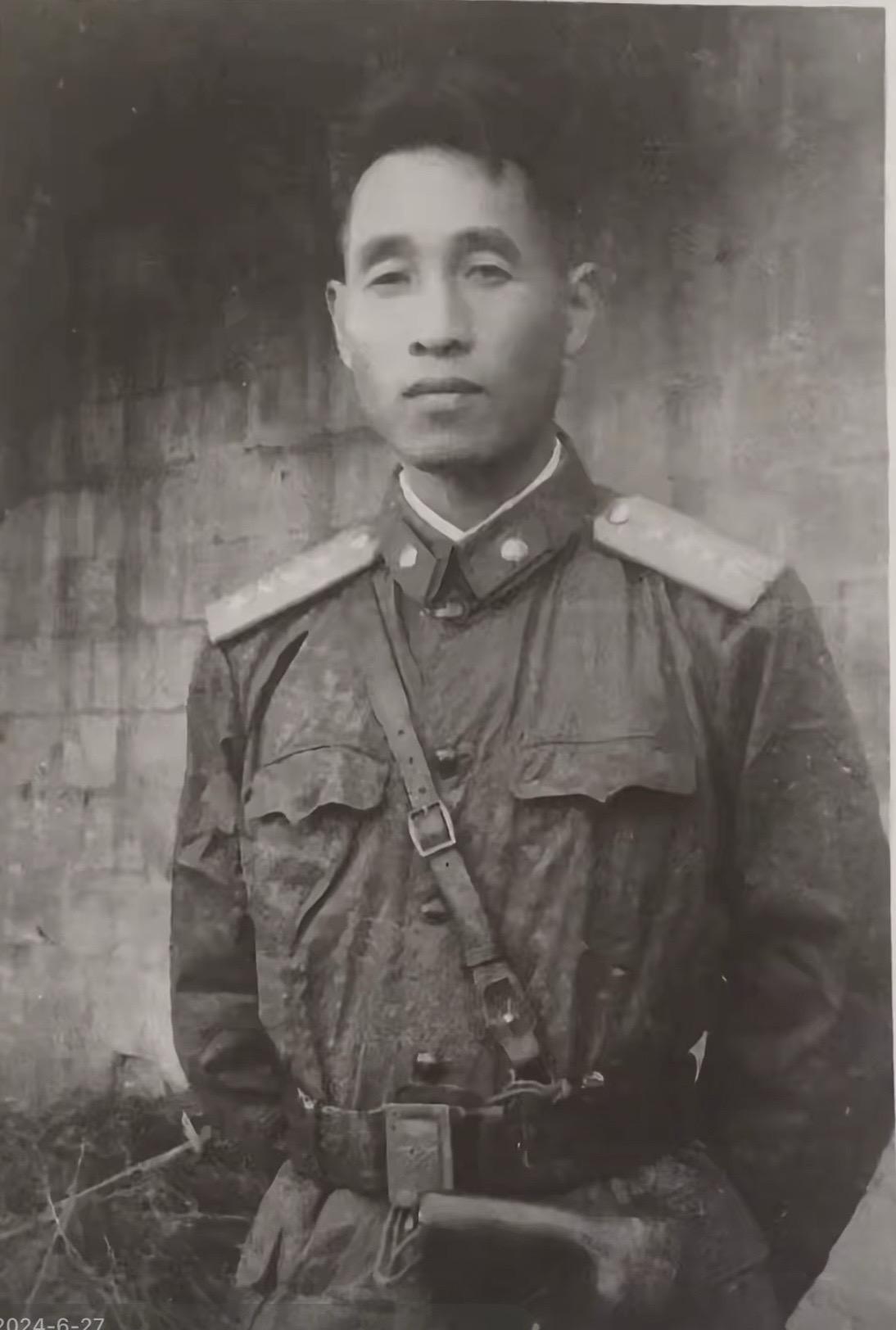 父亲传奇的一生。父亲章华胜慈溪浒山人；1942年参加四明山三五支队参加...