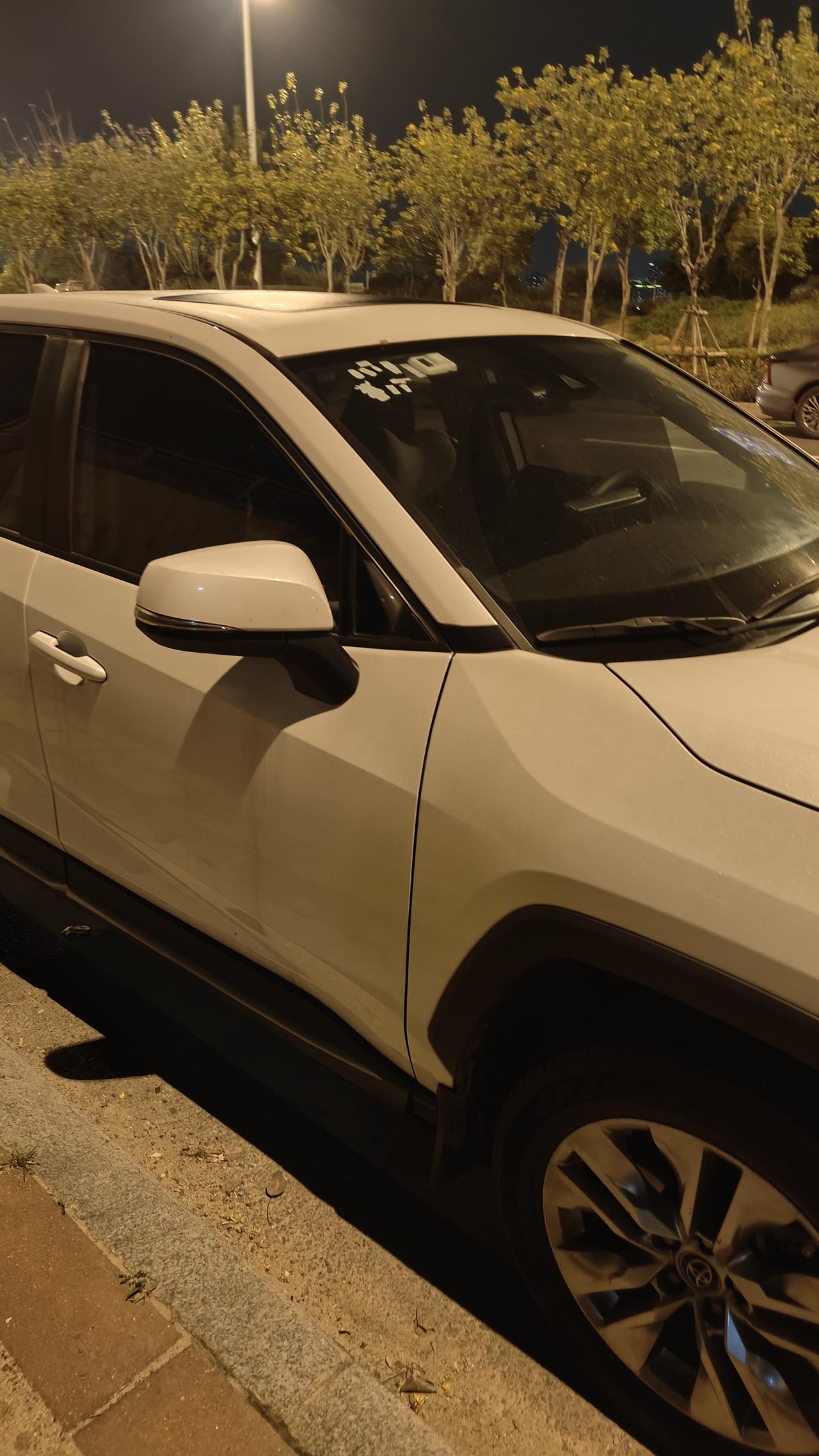 丰田本田日产三家
丰田本田车缝隙很小
日产车缝隙特别大
可以看出日产是所有日系车