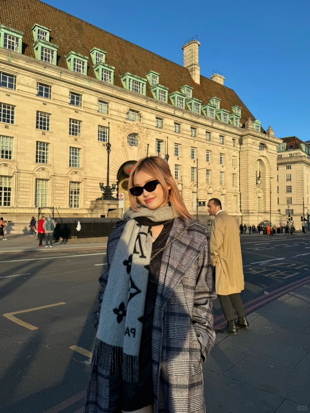 📍 London