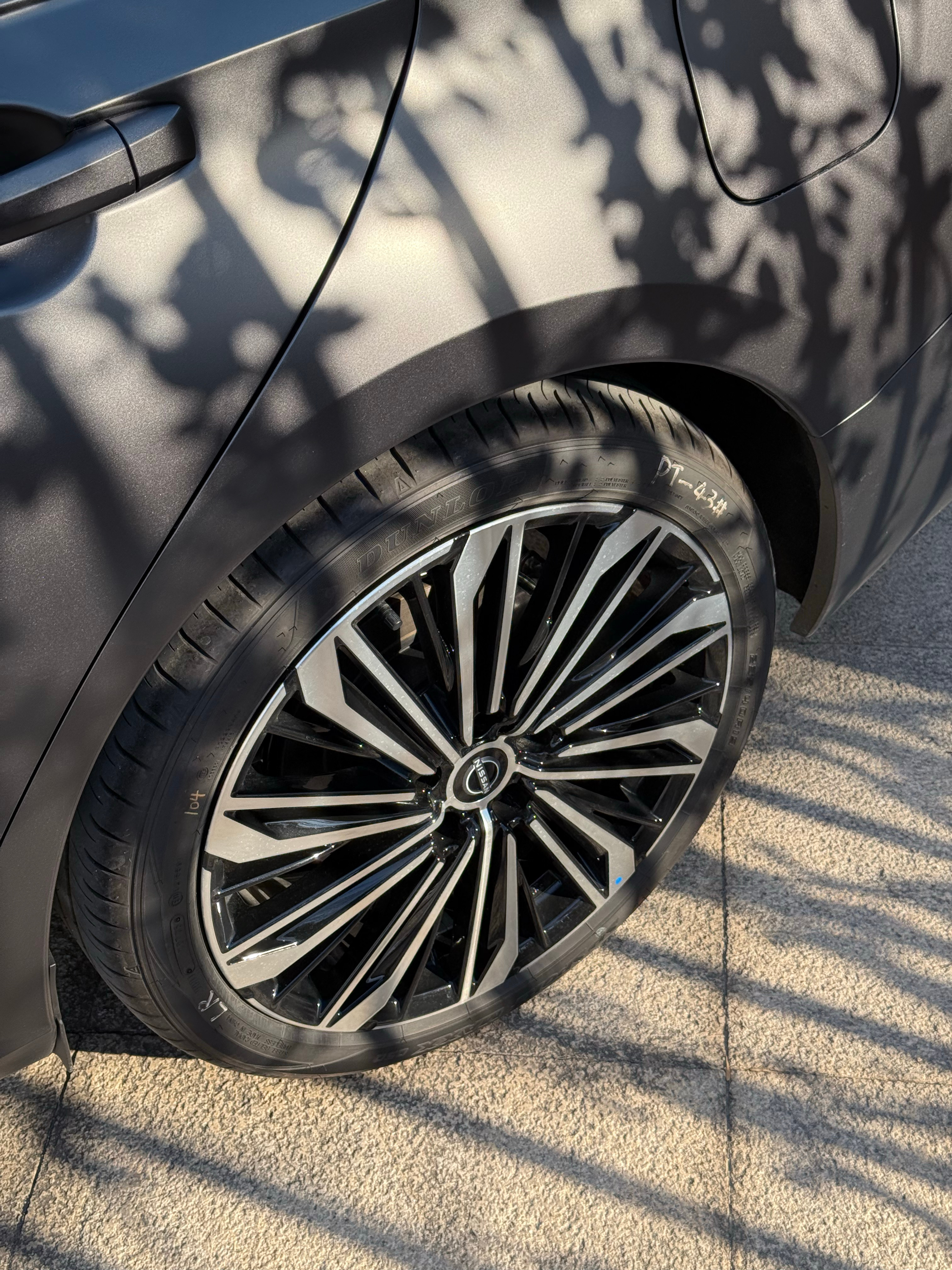 打工人休息最高配今天拍摄任务：日产天籁大概是午休的时候能有个地方睡安稳觉了日产大