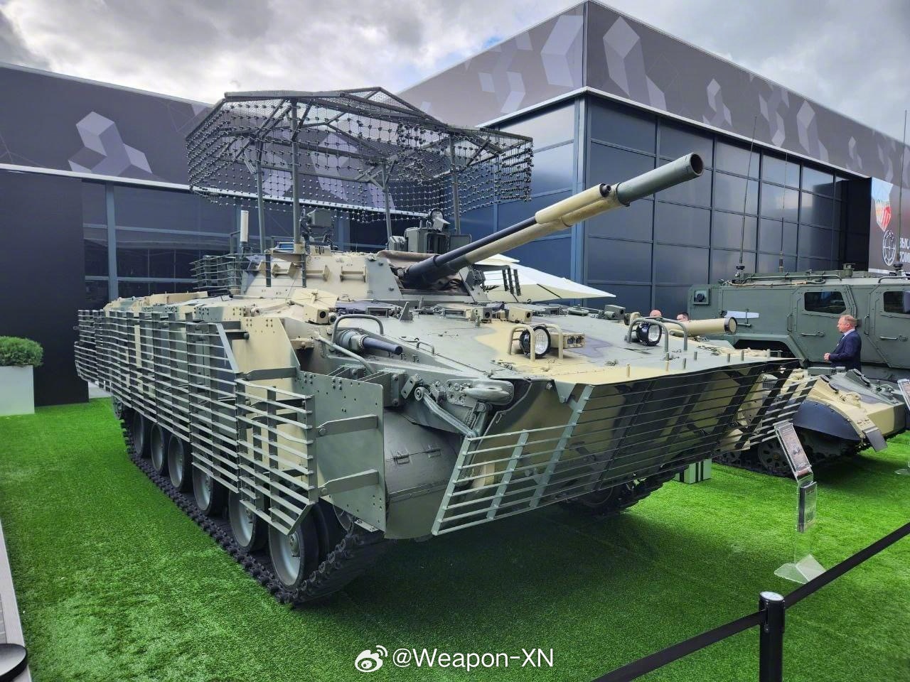 #兵器影像[超话]##俄乌局势新进展# 全遥控BMP-3M步战车已经投入俄乌冲突