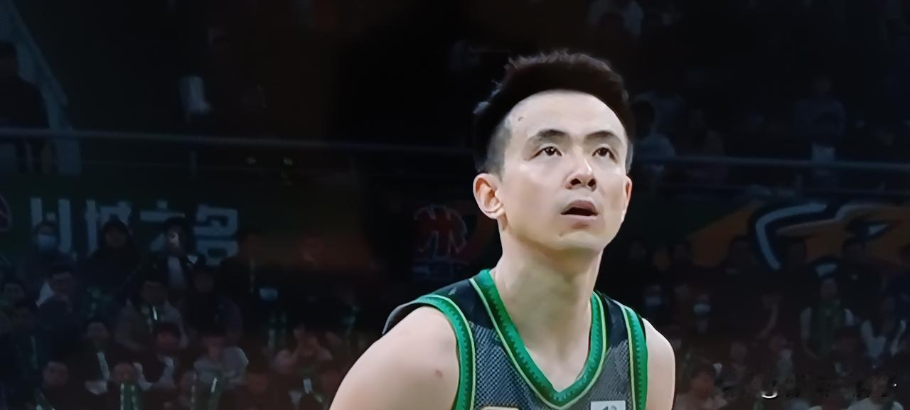 杜峰今晚可能开始后悔了，今晚看完辽宁全运会男篮与四川全运会男篮的比赛，广东拼多多