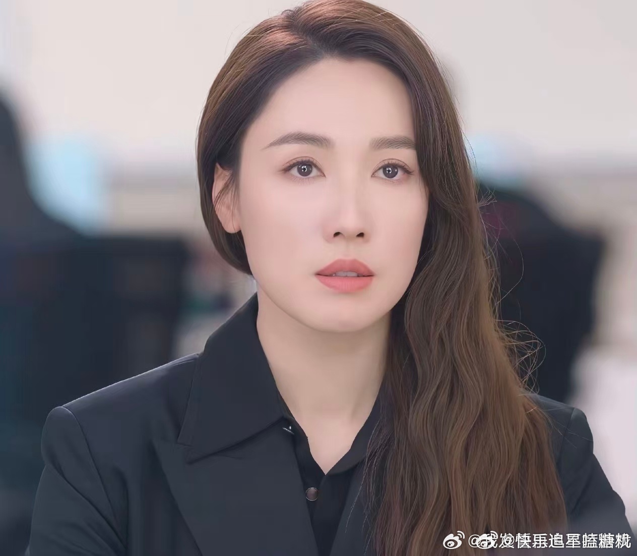 张家妍没黑化新闻女王2 哪是什么黑化，明明是理想主义者的觉醒。以前她不懂职场规则