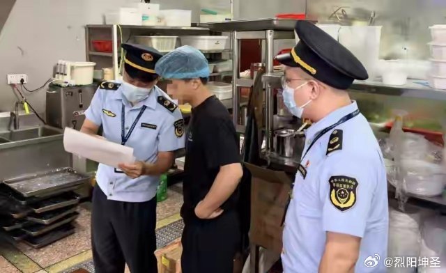 美团、阿里、京东摊上事了，大批商家被立案调查守护舌尖上的安全，刻不容缓。外卖给大