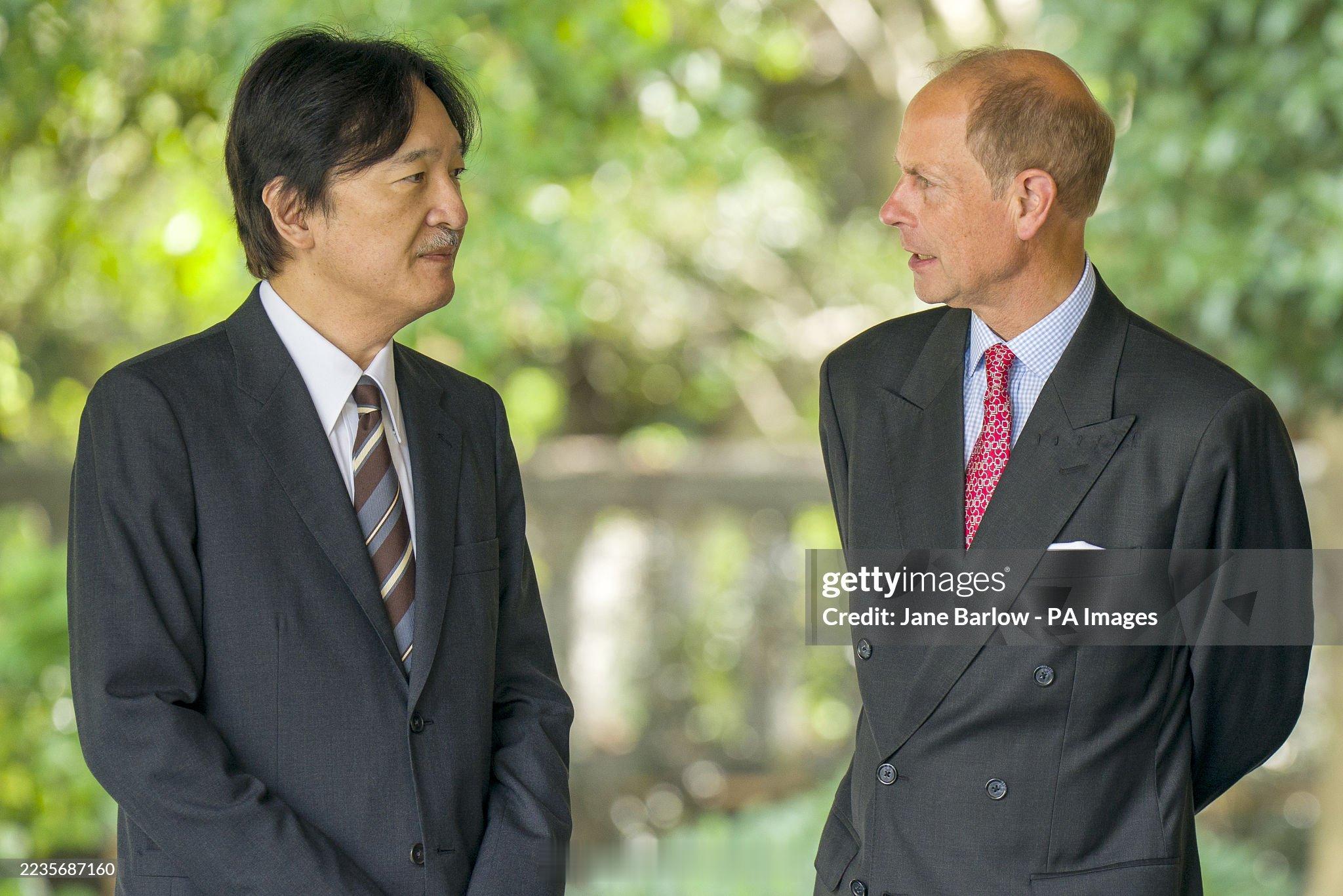 英国王室[超话]  今天爱丁堡公爵夫妇在日本东京拜访秋篠宮文仁亲王夫妇🇯🇵 