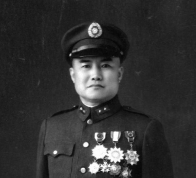 “爸，投降吧，您就听我一次！”1948年10月的沈阳，国民党中将周福成的女儿风尘