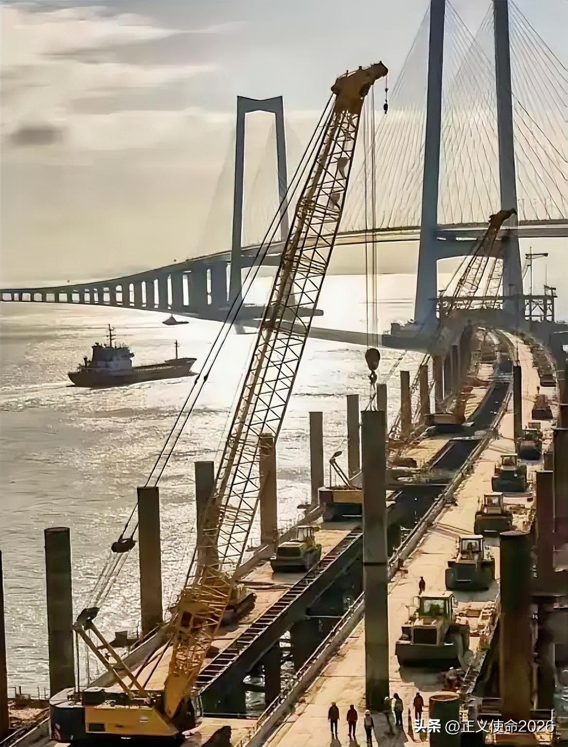 就在昨天，厦门东海域的海面上又传来一声沉闷的轰鸣，“厦金号”盾构机那巨大的刀盘破