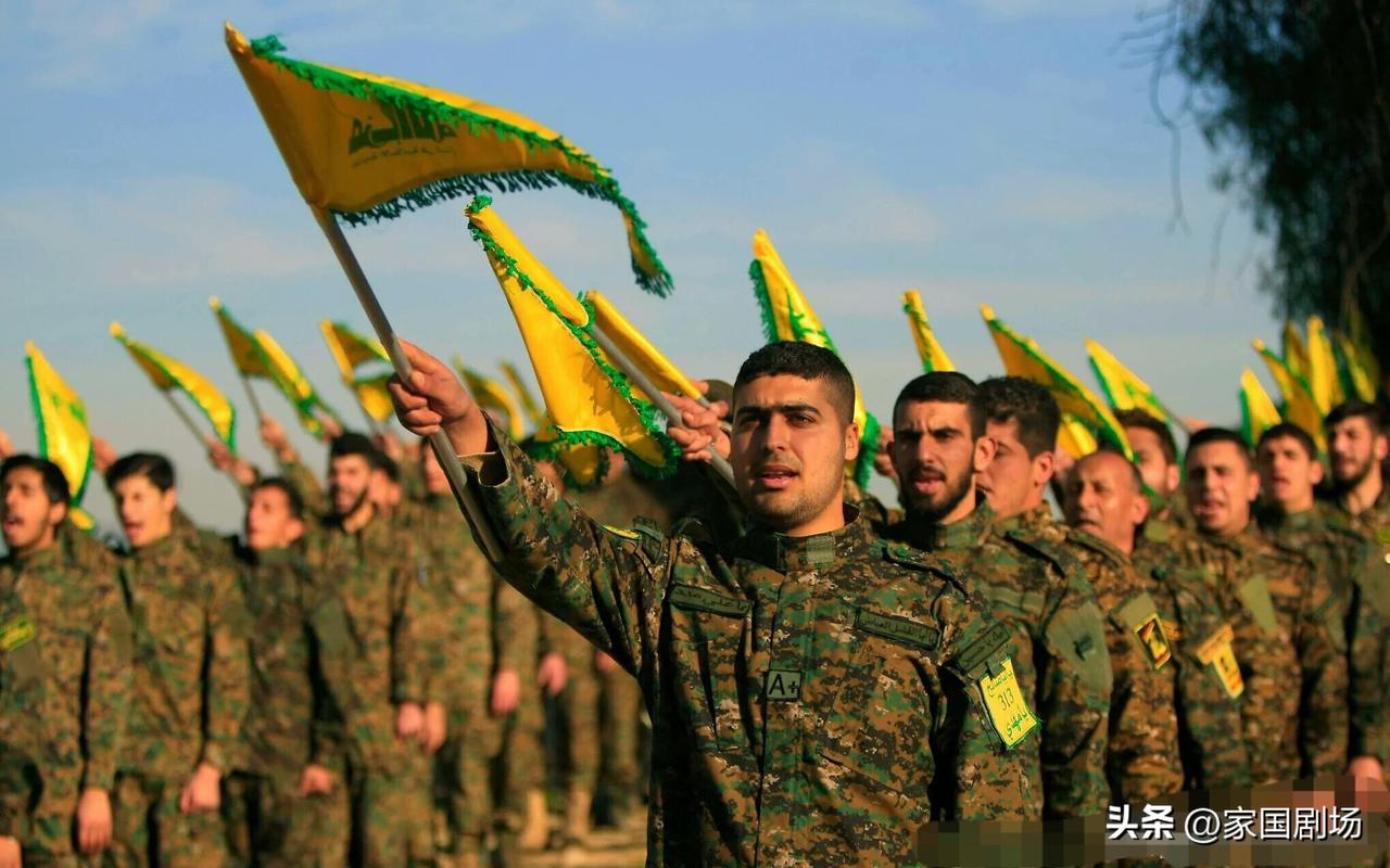 真主党正重新转向游击战，以应对以色列可能对黎巴嫩南部发动的地面入侵。

武装人员