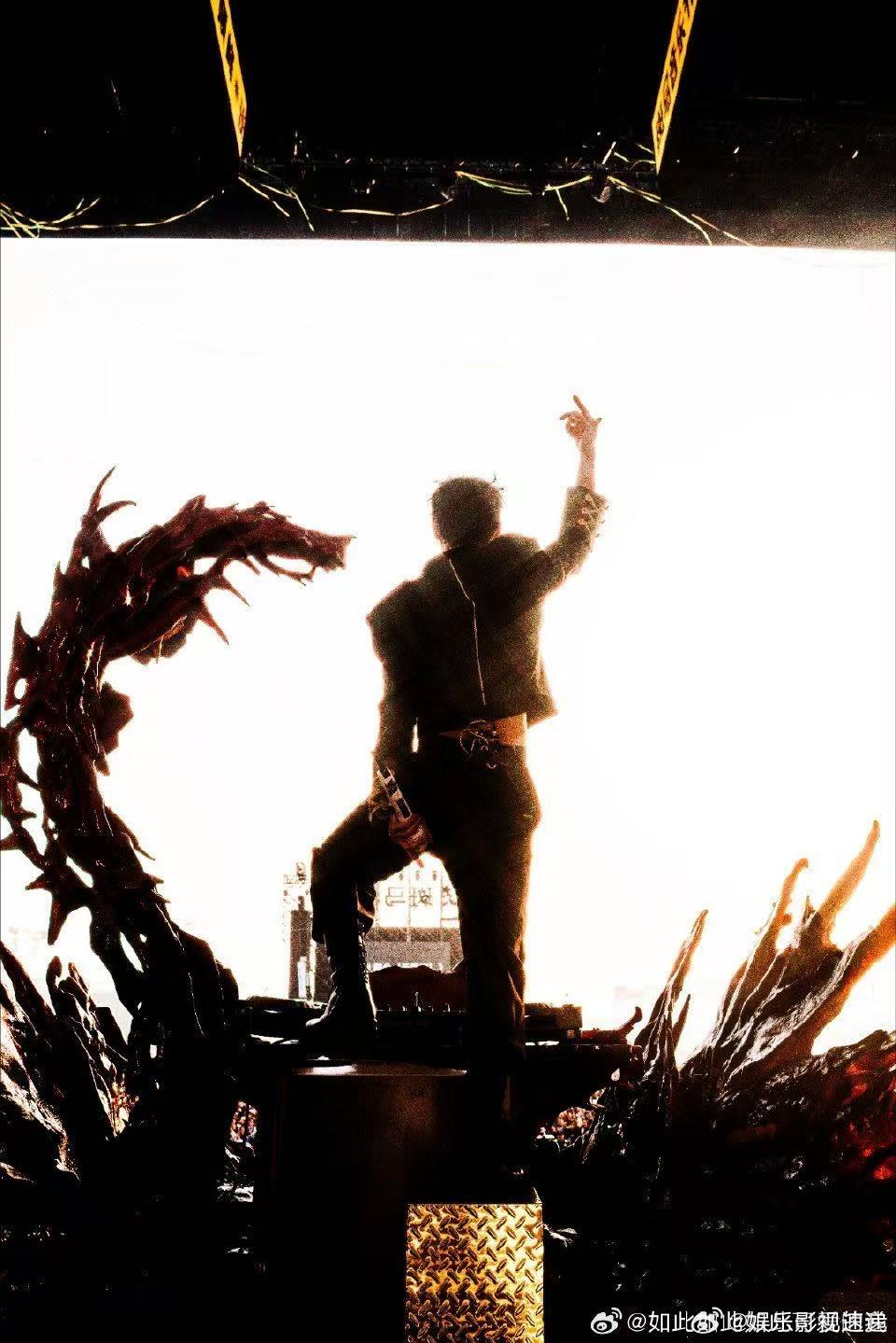 姚琛西藏雪山直播遇到雪崩 姚琛去西藏直播还能遇到雪崩，这运气绝了，轰鸣声震得手机