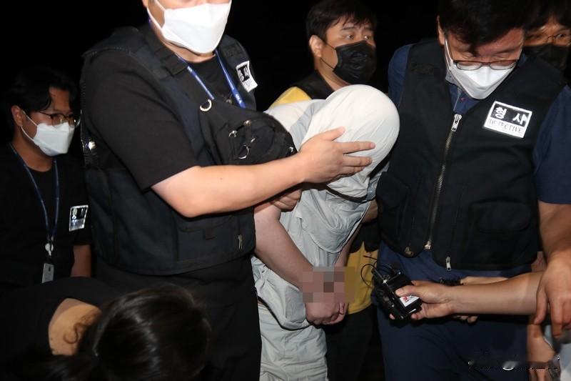 女留学生在韩遇害 嫌犯正面照公布 看到女留学生在韩遇害、嫌犯正面照被公布的消息，