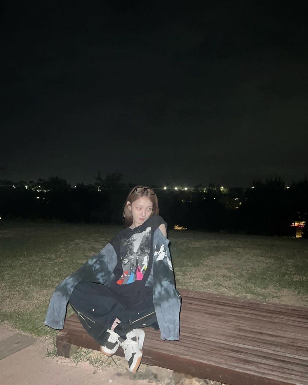 李圣京ins晒照，搞怪俏皮风！ ​​​