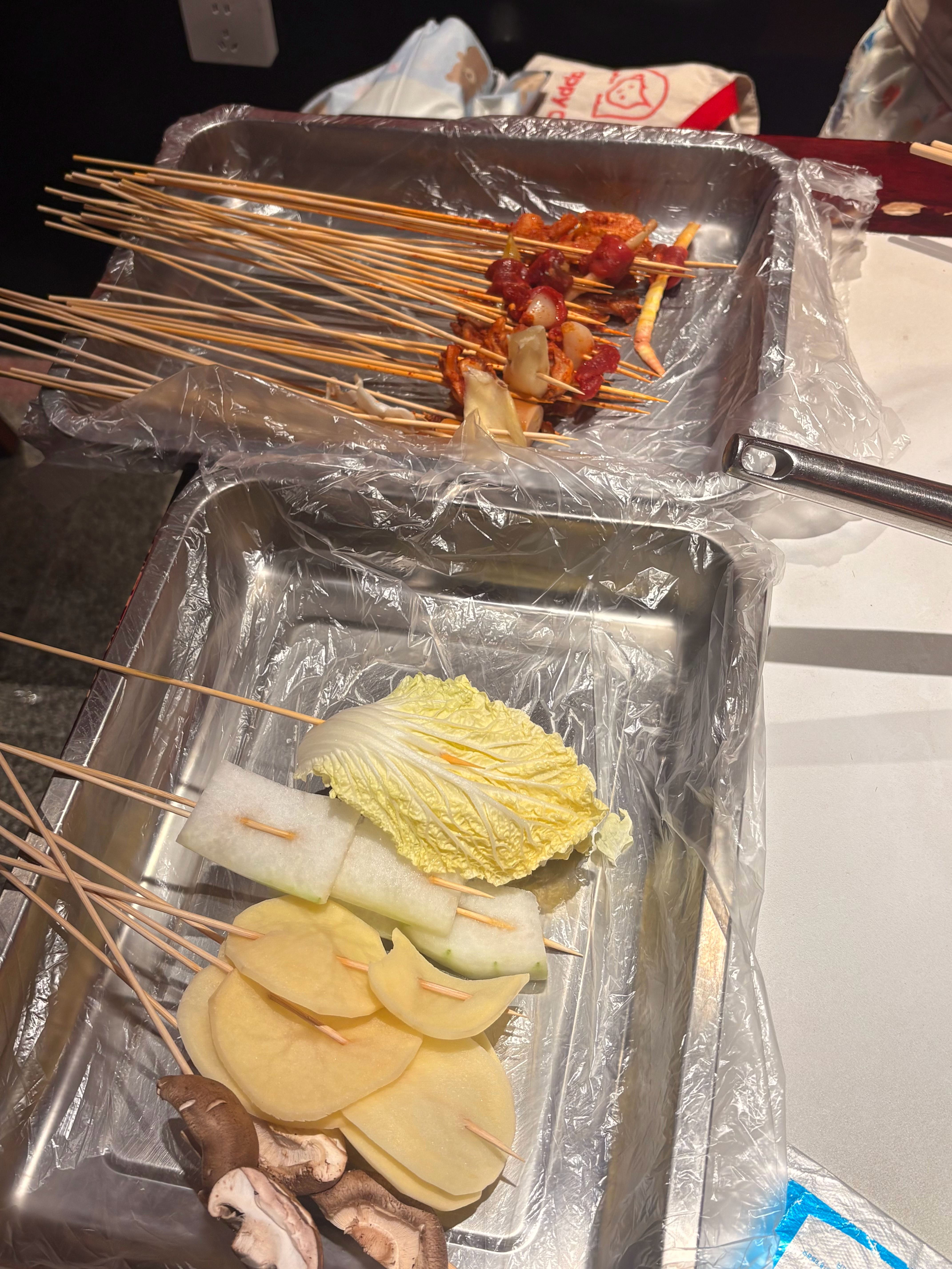 📍烫锅鲜砂锅串串又来吃好吃的啦幸福的吃上了串串喝上了奶茶[来抱抱]怡崽美食好好