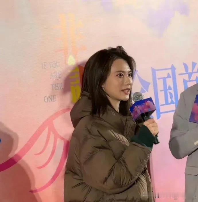 终于看到了把四季分明的女星姜佩瑶，真的美得很啊。一开始不惊艳，但看久了却越看越喜