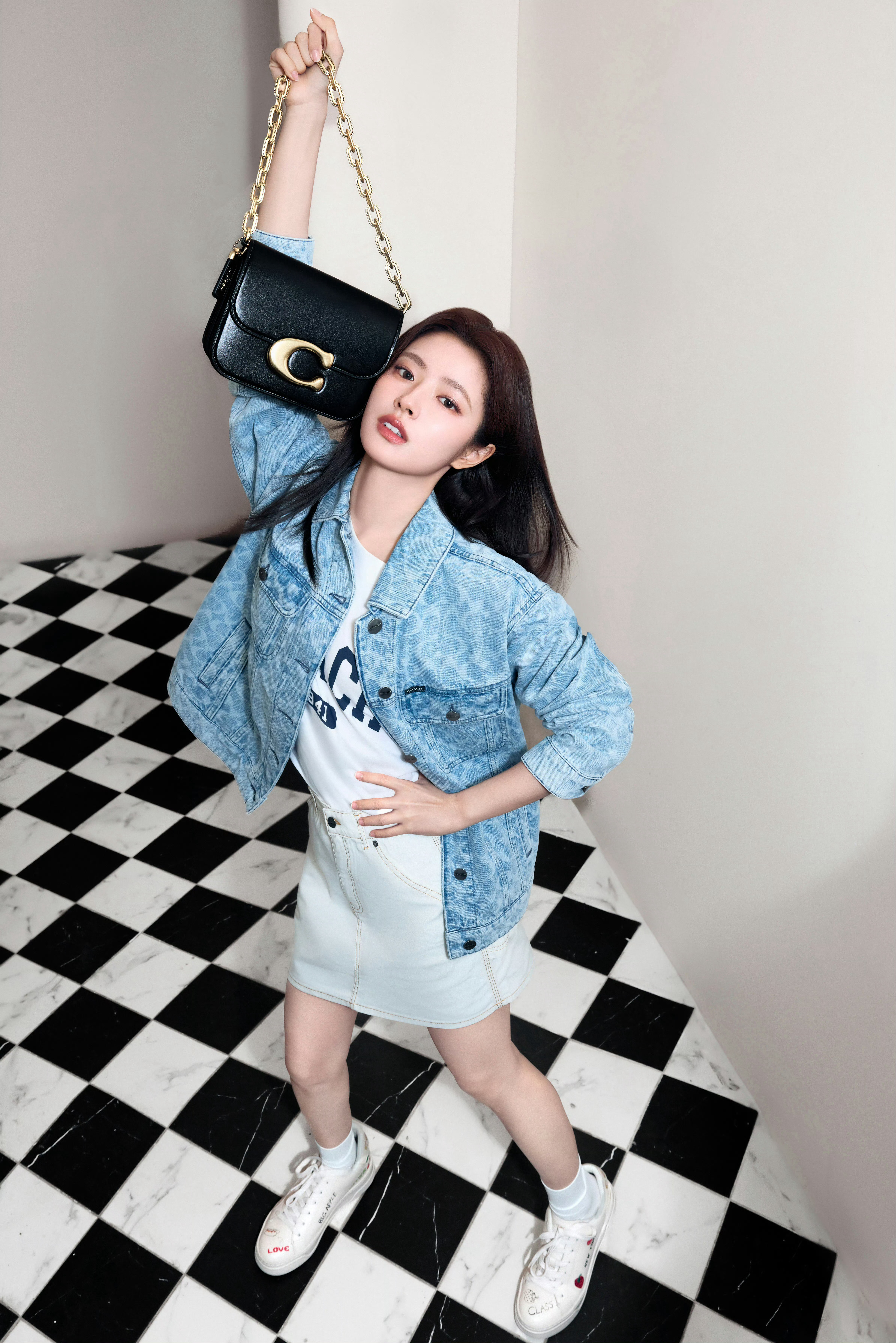 徐若晗💙🤍 ​​​