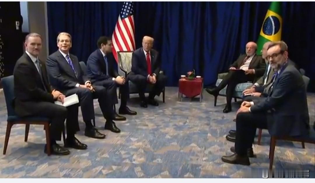 特朗普与卢拉在吉隆坡会晤，从坐姿上看已无往日的骄狂
 
1. 贸易争端破冰：双方