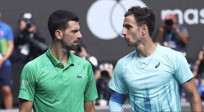 德约科维奇：
“我在第三盘开始时就察觉到他的挣扎。
这对他来说实在是太不幸了。