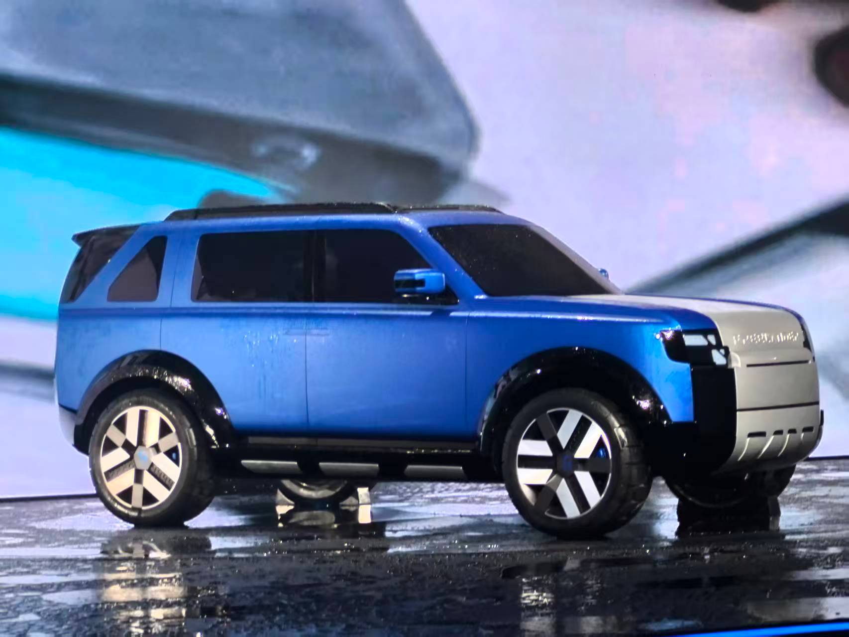 智能化路虎来真有那味啊，路虎和奇瑞一块做的神行者品牌，这车真帅呀！ 