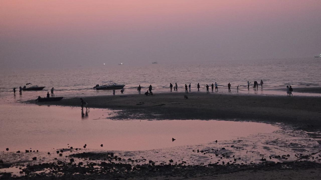 #每一个瞬间都值得被记录#北海紫霞湾欣赏落日，很美啊[比心][比心][赞][赞]