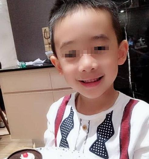 云南男子因生意失败，被妻子抛弃。3年后，他东山再起。谁料，却意外导致高位截瘫。这