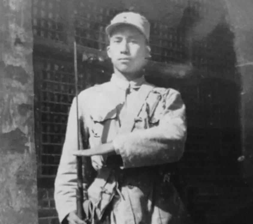 1939年，23岁八路军政委王凤鸣，凭一份名单杀害300名战友，罗荣桓赶来后他被