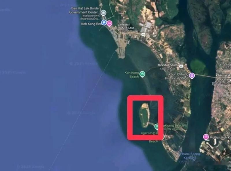 泰国与柬埔寨边境紧张局势持续升高。泰国军方15日接连发动多起海空军事行动，针对柬