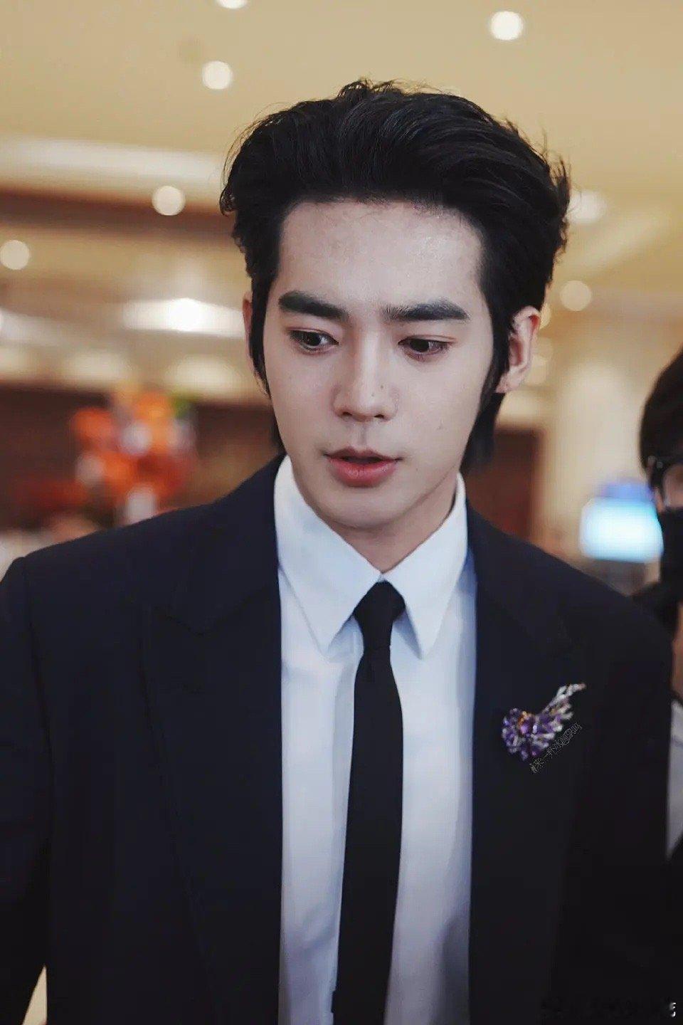 于适你到底还有什么惊喜是我不知道的于适今日中国文联百花迎春晚会出发看看状态如何？