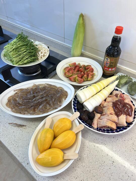 在春天里，吃生命力旺盛的饭菜