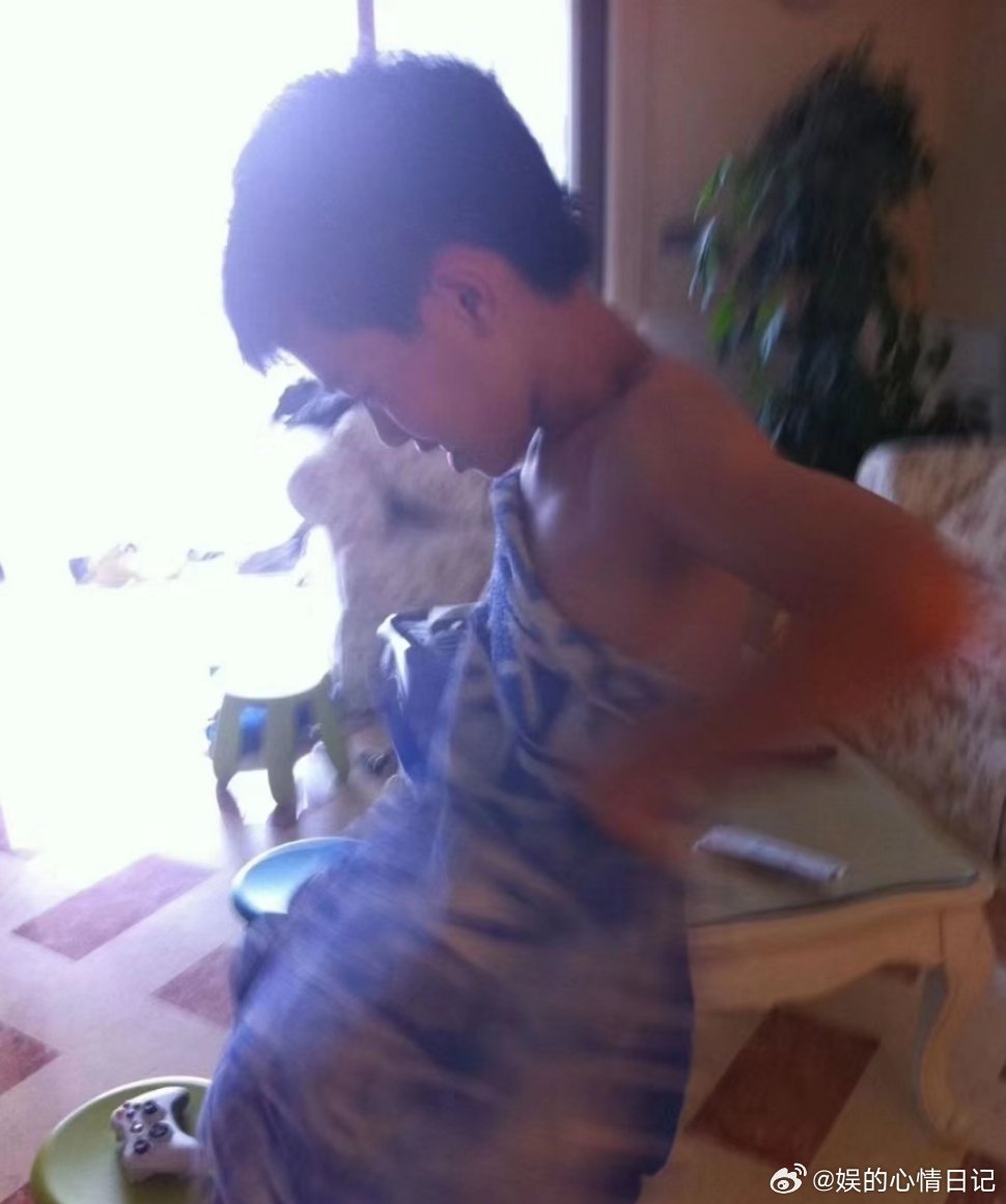 震惊！十个勤天李昊小时候居然长这样李昊这透明的一生[doge] ​​​