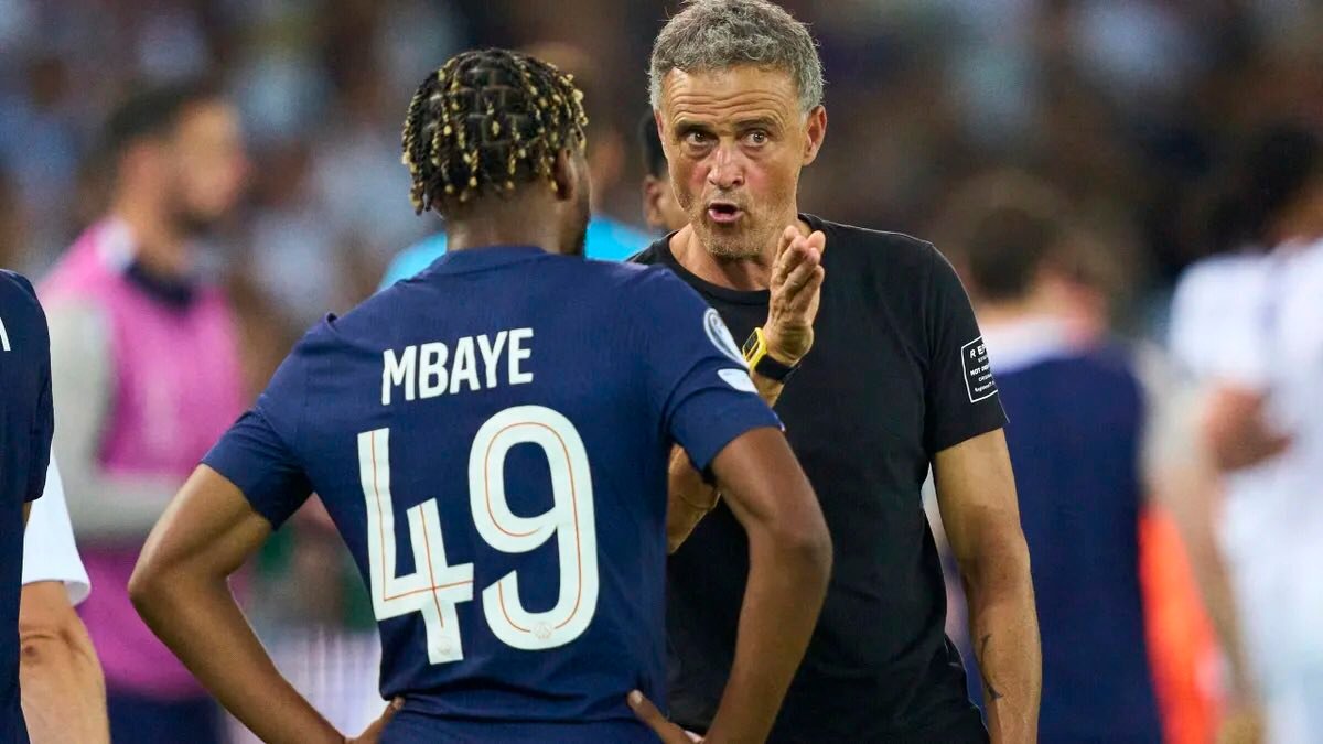 法国球迷俱乐部  🔴🔵🌟巴黎圣日耳曼在 2025 年的正式比赛中打入 17