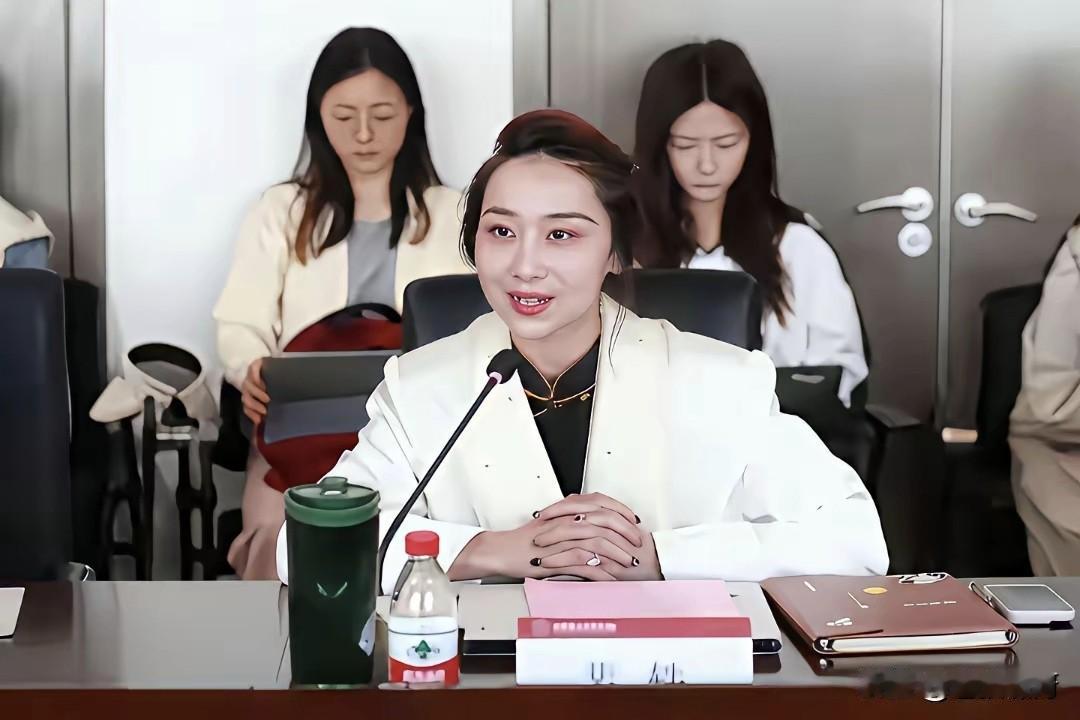 本人不知邱昱和裴轶是谁？看到网友和汤博士的批判文章，才网搜她们的资料看了一下，有