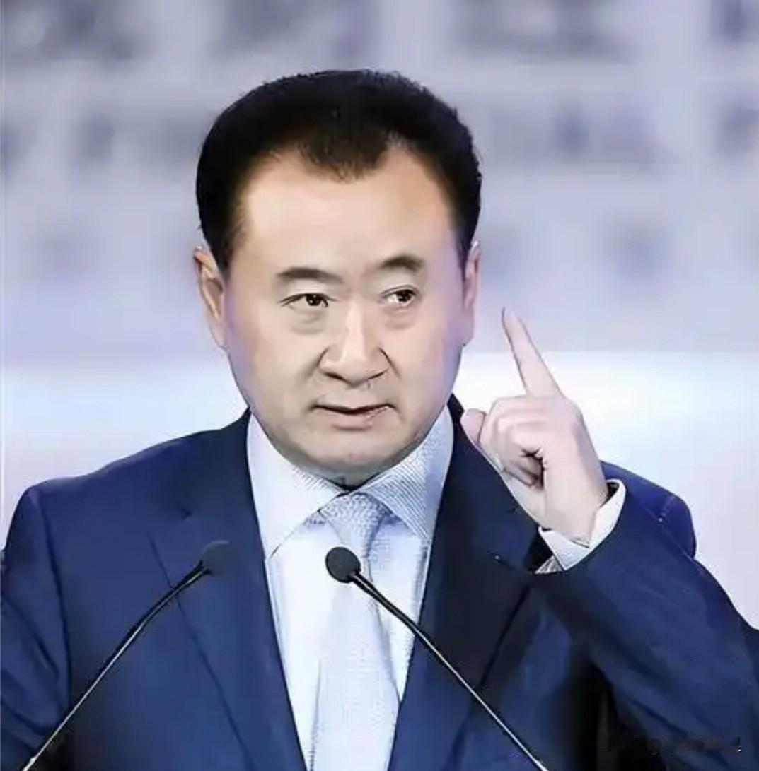 醍醐灌顶！王健林说：

“普通人唯一的途径就是早一点经历坎坷和教训，早一点开窍。