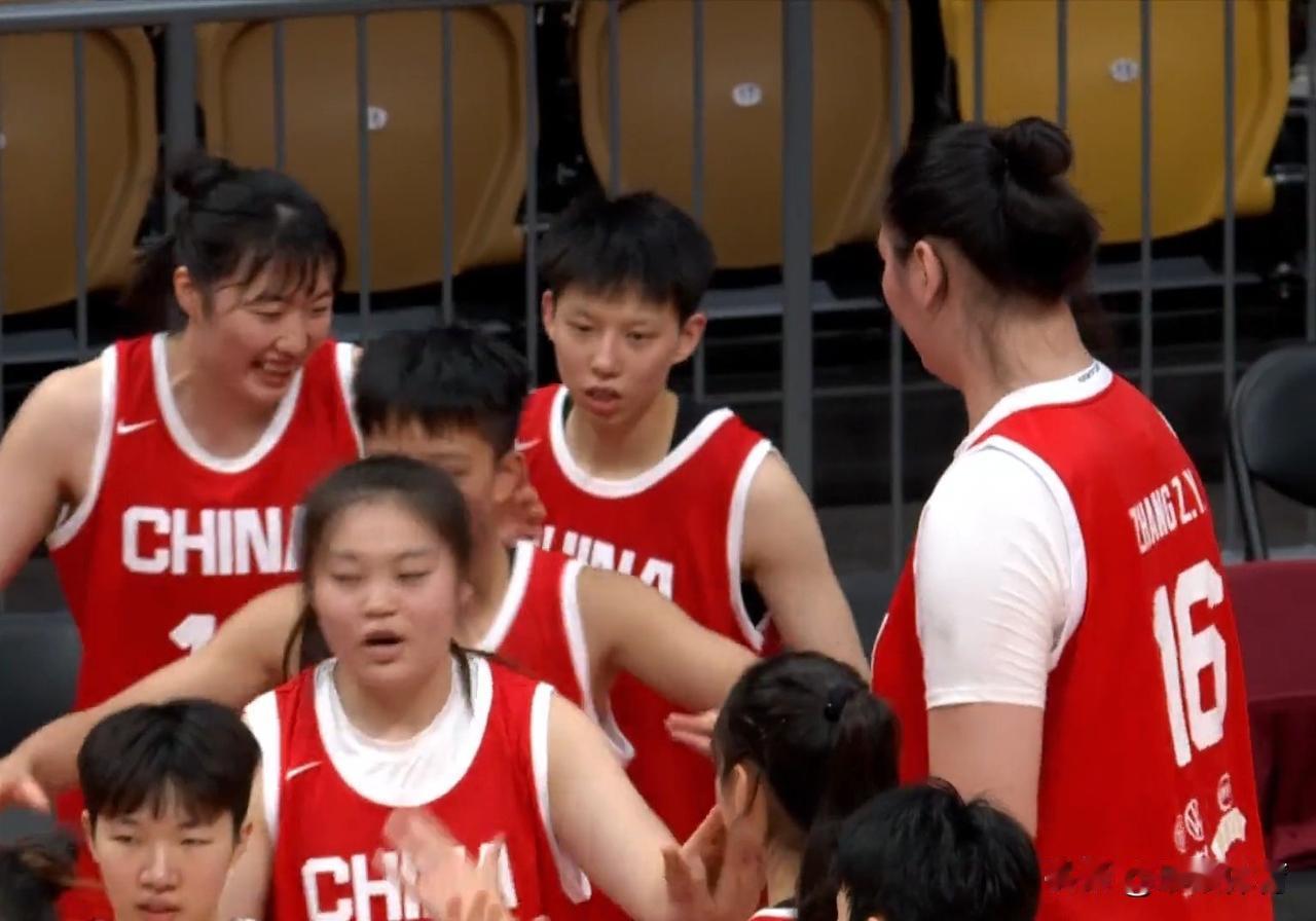 【中国女篮90-81西班牙尤文图特】
中国女篮热身赛，新老队员全员亮相，轮番上阵