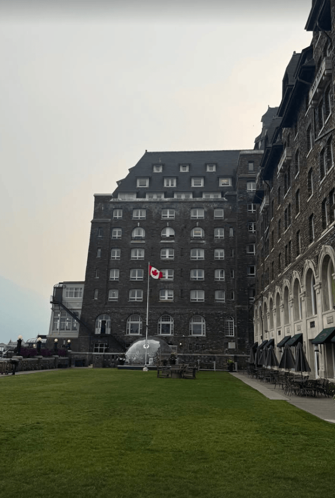 卢克-肯纳德更新ins，晒出休赛期旅游加拿大日常与球迷分享