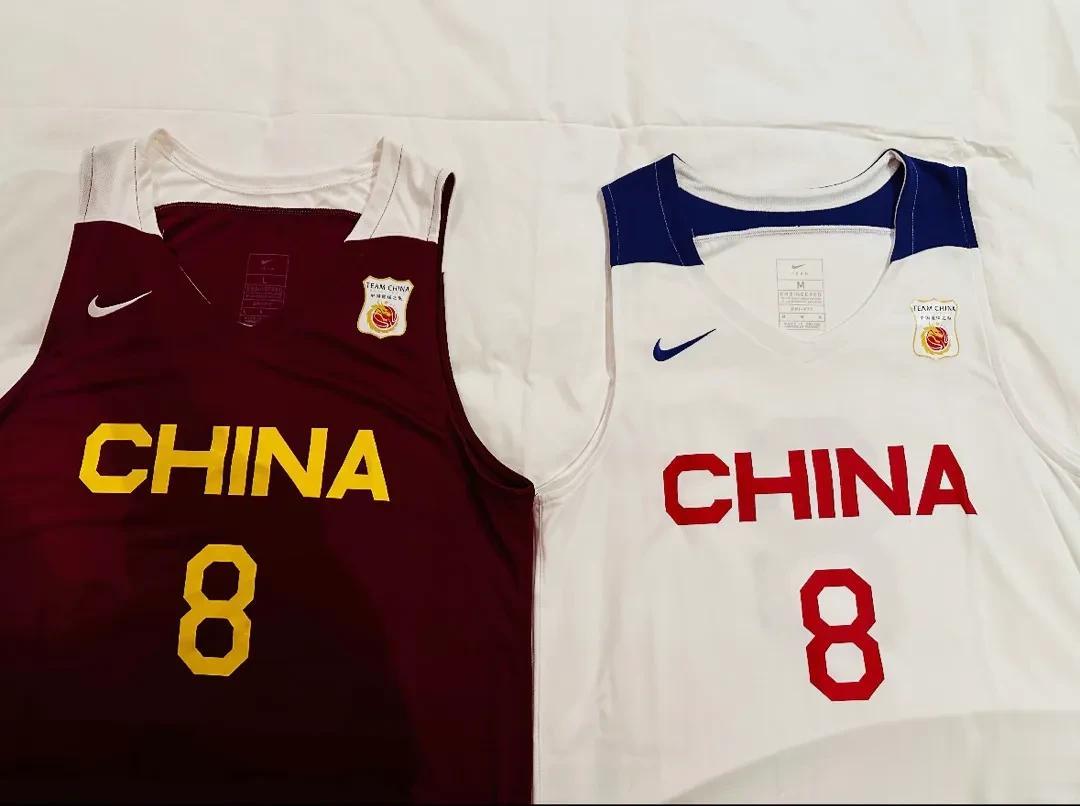 中国男篮球衣又出新配色了？