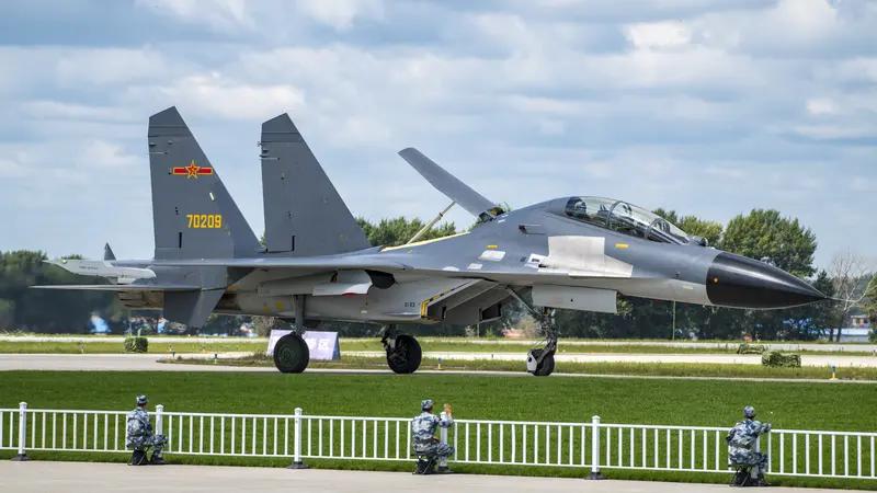 福建舰重构舰载机支援体系这事太牛了！9月3日抗战胜利80周年阅兵，歼 - 15T