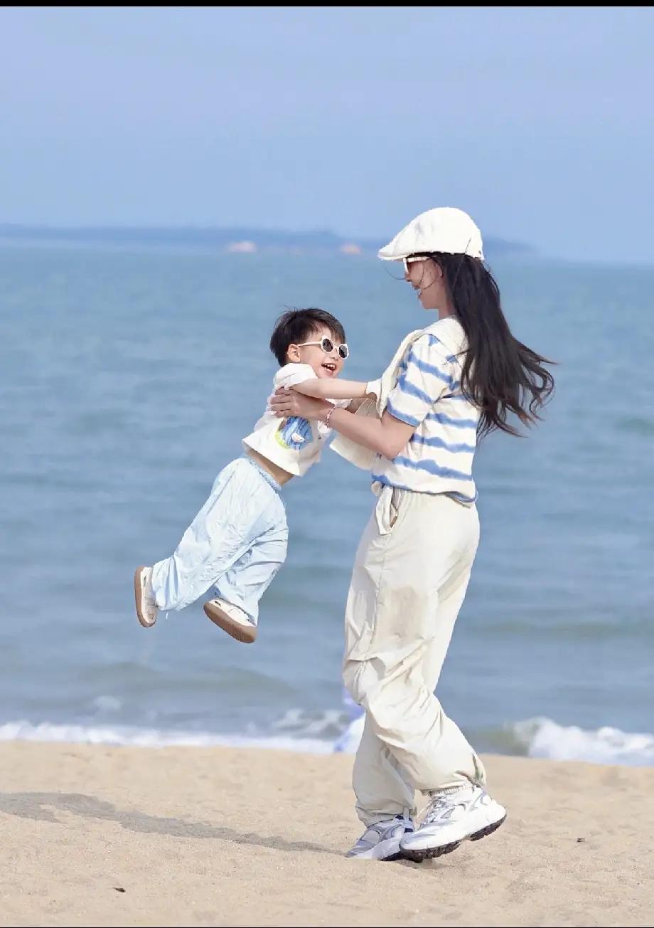 妇产科医生说：
凡是开刀剖腹产的女人，
大多都
气血空一半。
一旦开刀剖腹产，
