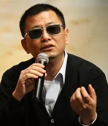 我没觉得王家卫和秦雯做错了什么。王家卫的话都是私下里说。任何人私下里的话都不应该