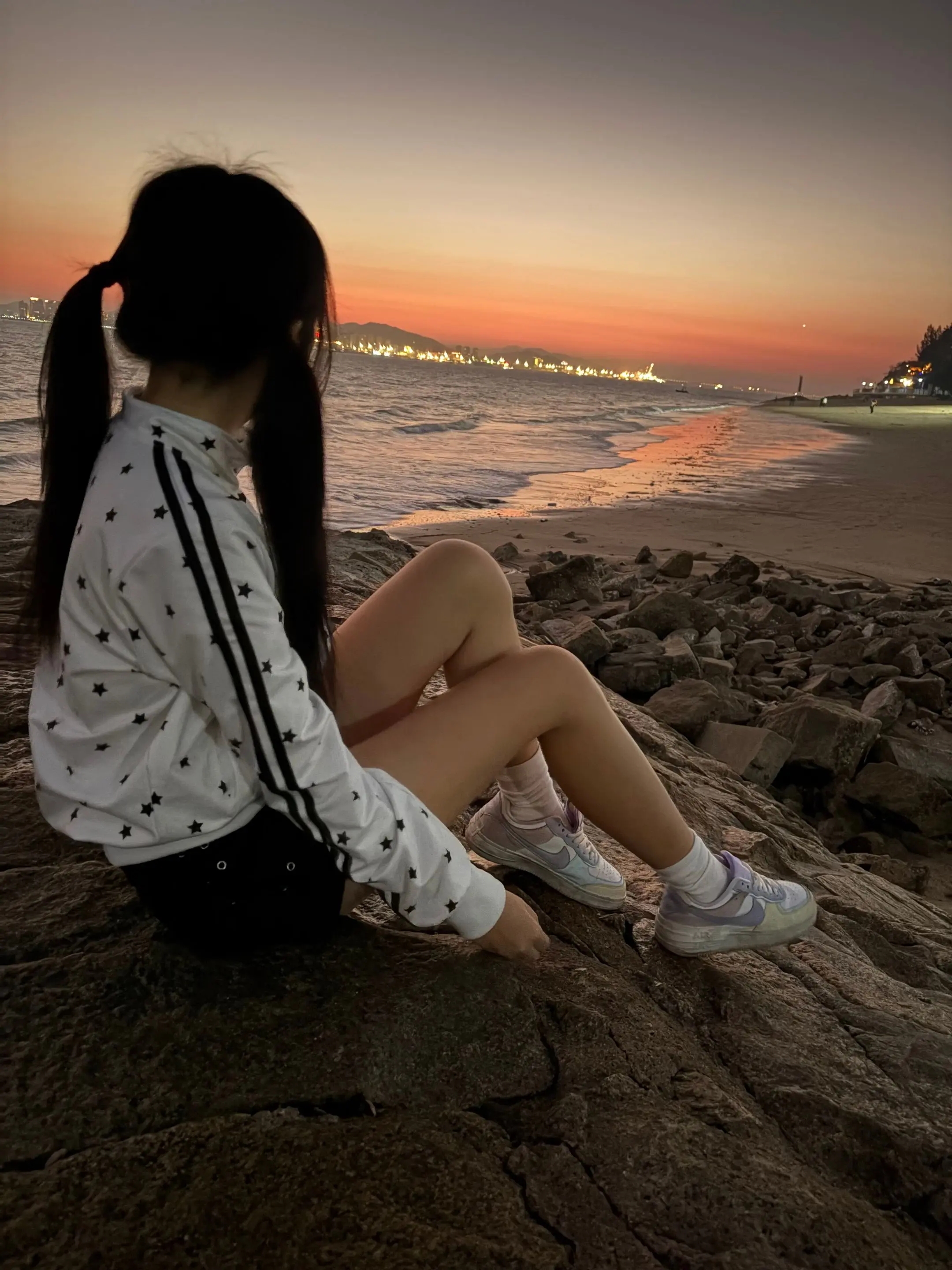 追随我 直到黄昏的尽头。