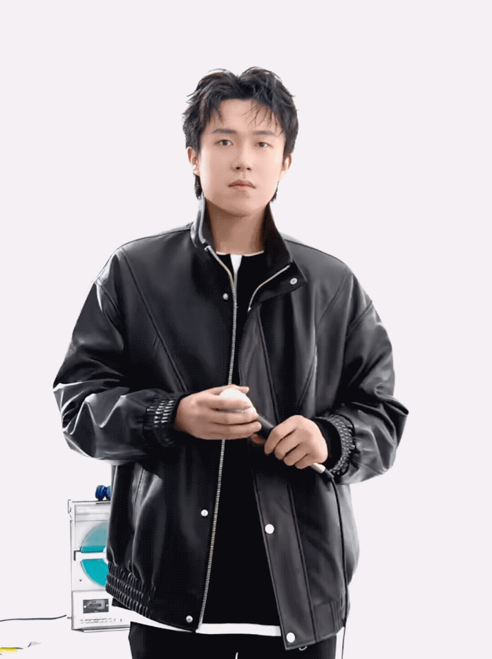 哇塞，王楚钦喜提新代言，恭喜恭喜🎉🎉
9月30日，太平鸟官宣王楚钦成为全球品