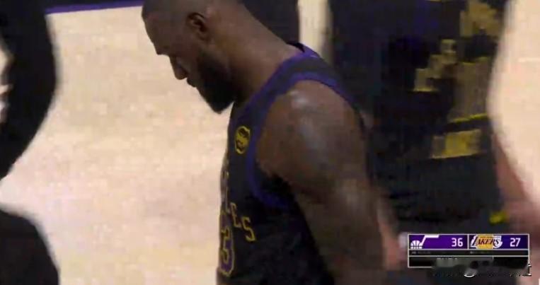 詹姆斯复出湖人球员首节打的比较拘束！被爵士打了个16比6！詹姆斯首节上场5分钟仅