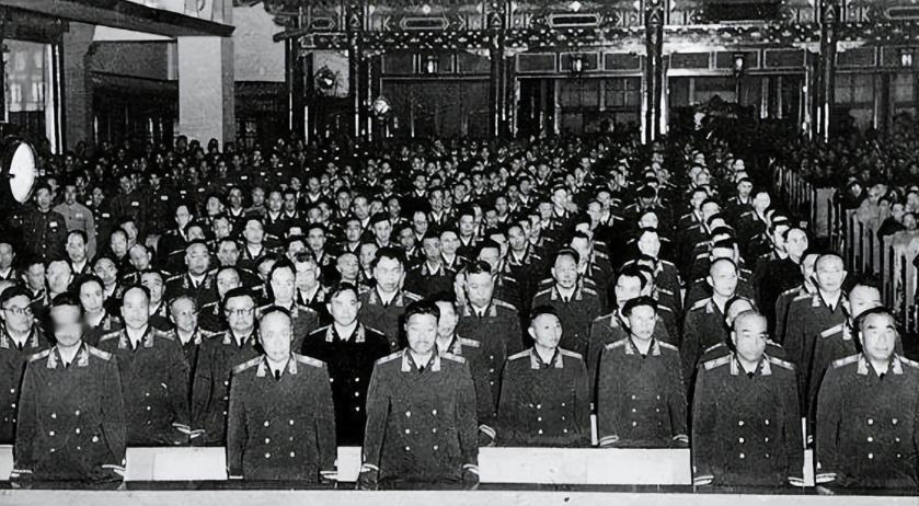 1955年大授衔时，3000老红军不够资格，毛主席：“红军不下校”

1955年