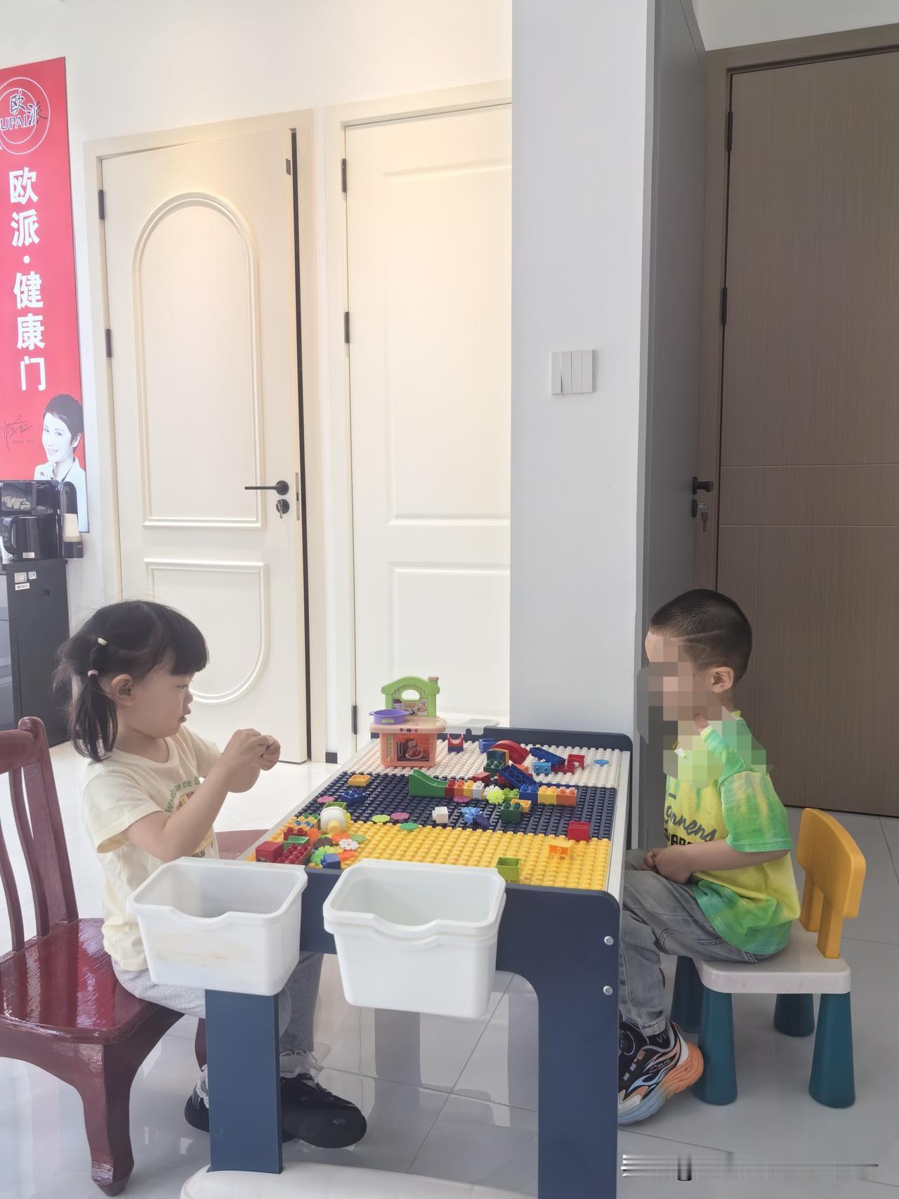 今天周末，女儿女婿和朋友约好开车去爬山和泡温泉，周天下午才回来。

原本女儿女婿