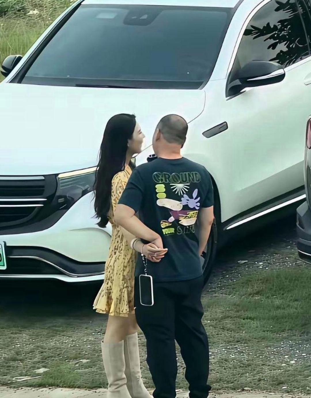 她到底喜欢那个男的什么，你知道吗