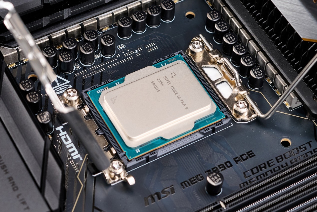 Intel Nova Lake 接口大改：LGA1851只用一代成短命鬼？